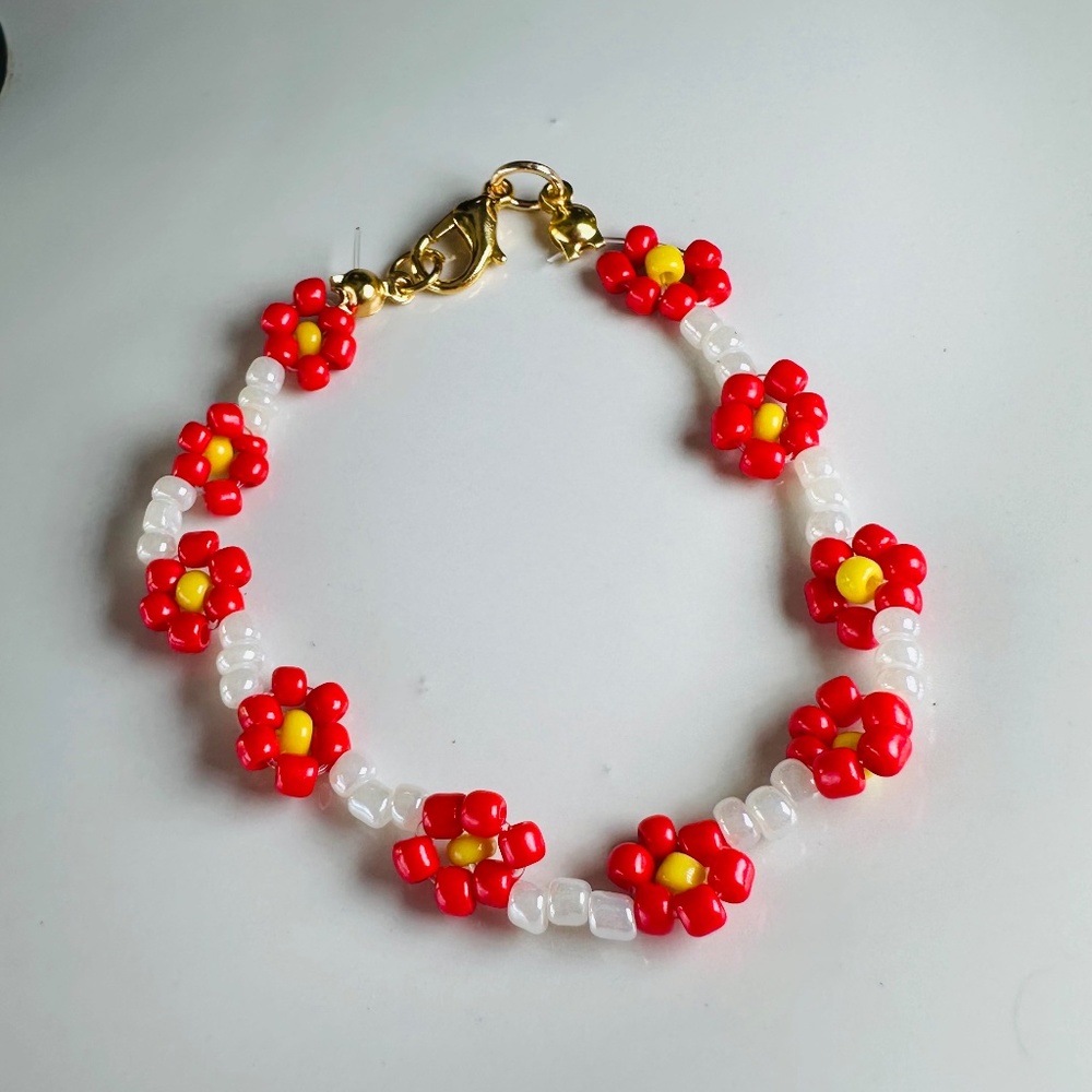 Daisy bracelet (comes in Various Colors)
